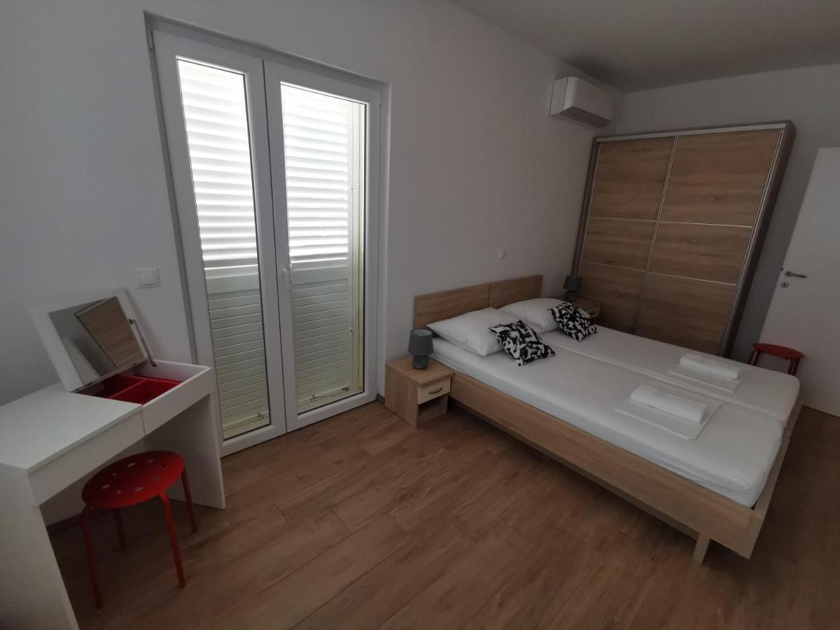 Apartmani Kronjac Milna  Exterior photo