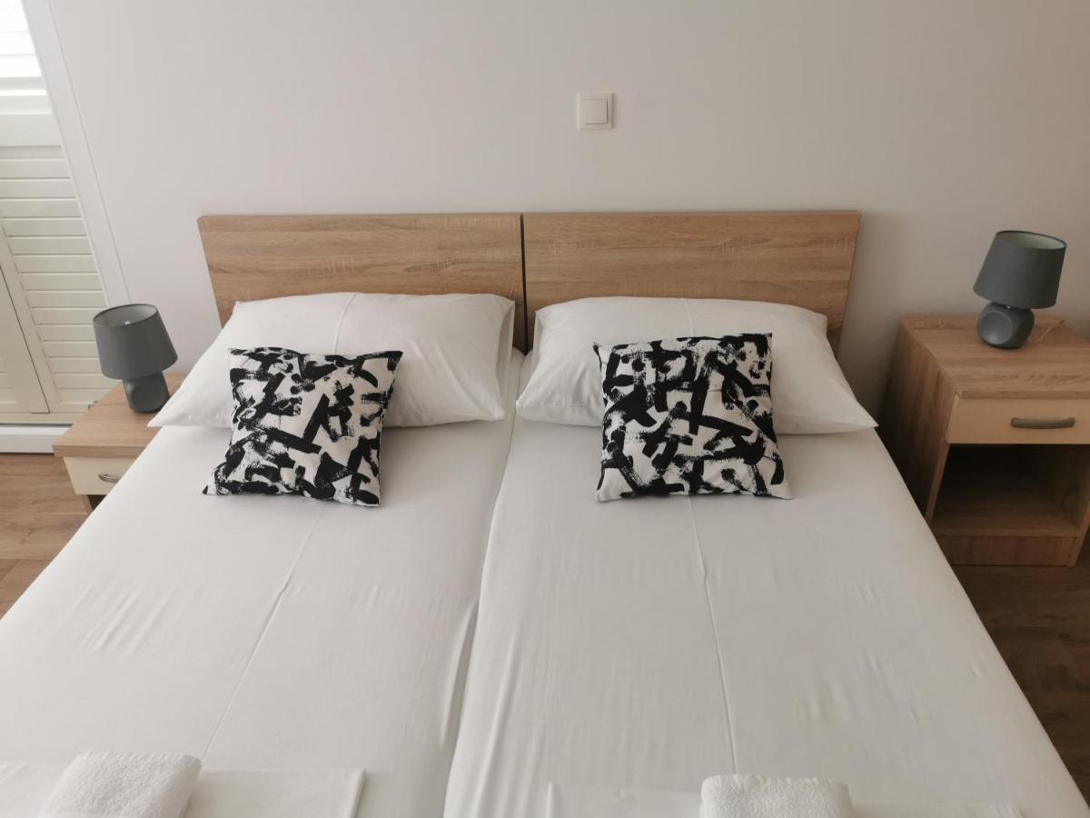 Apartmani Kronjac Milna  Exterior photo
