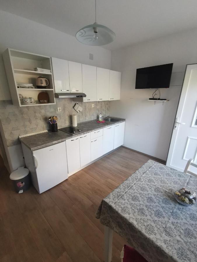 Apartmani Kronjac Milna  Exterior photo