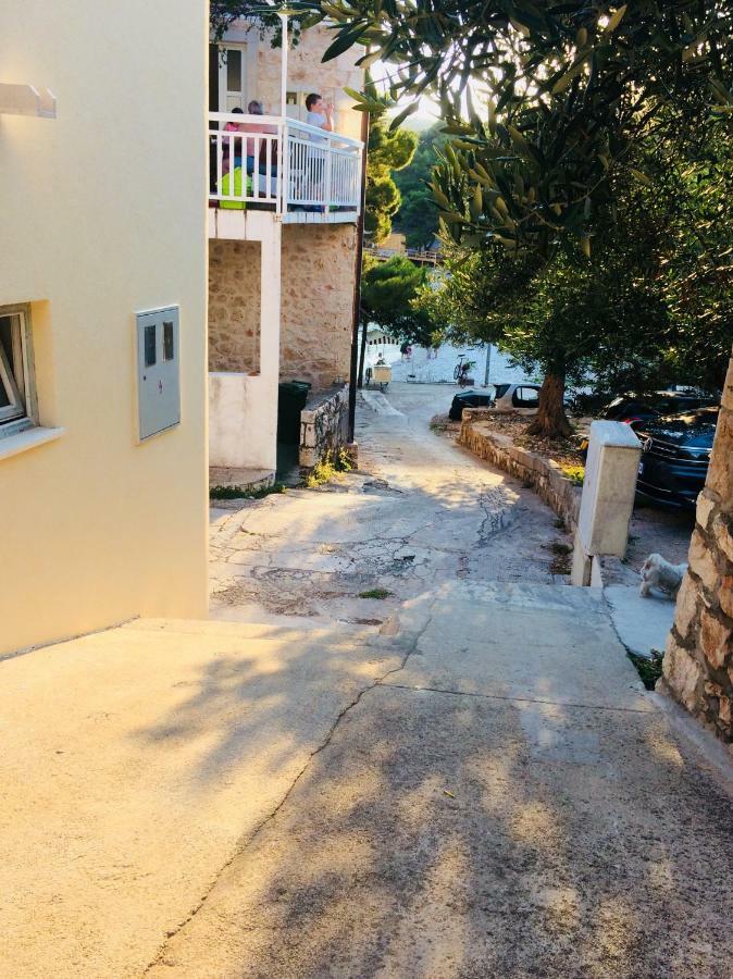 Apartmani Kronjac Milna  Exterior photo
